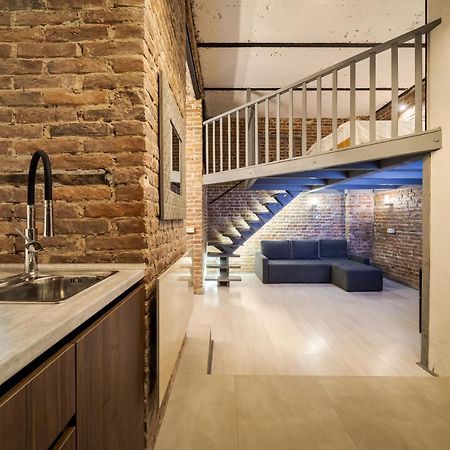 Lesi Apartment With Terrace Lviv Bagian luar foto